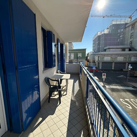 Residence Stefania - Agenzia Cocal Каорле Екстериор снимка