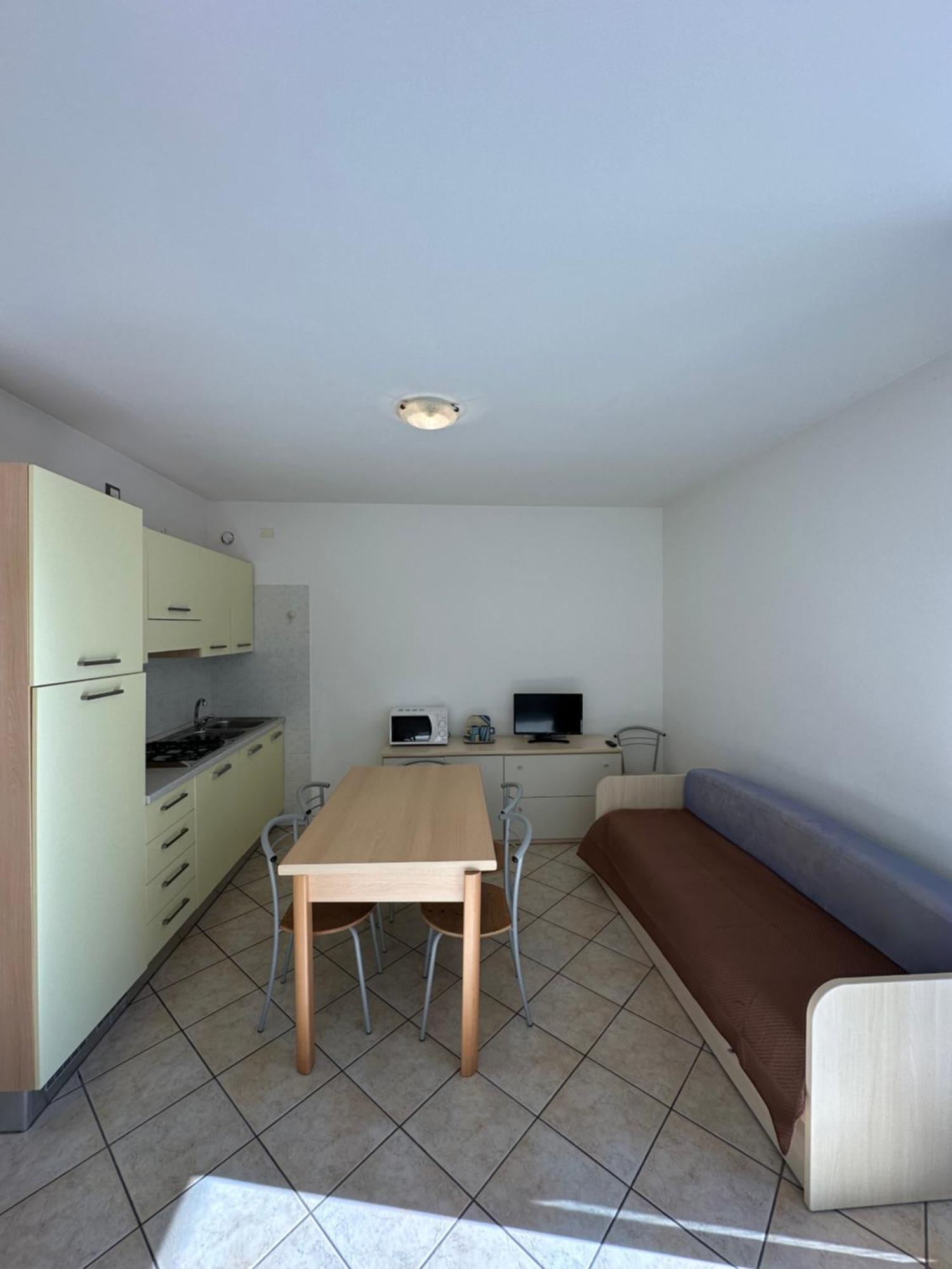 Residence Stefania - Agenzia Cocal Каорле Екстериор снимка