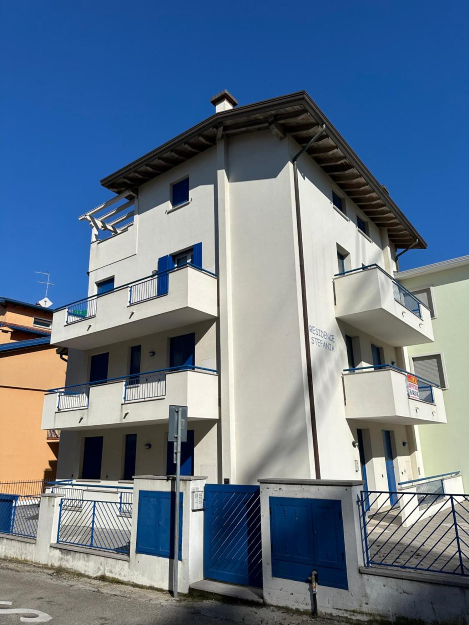 Residence Stefania - Agenzia Cocal Каорле Екстериор снимка