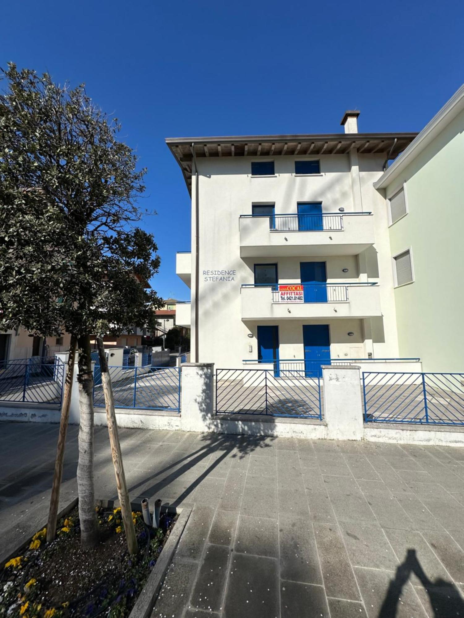Residence Stefania - Agenzia Cocal Каорле Екстериор снимка