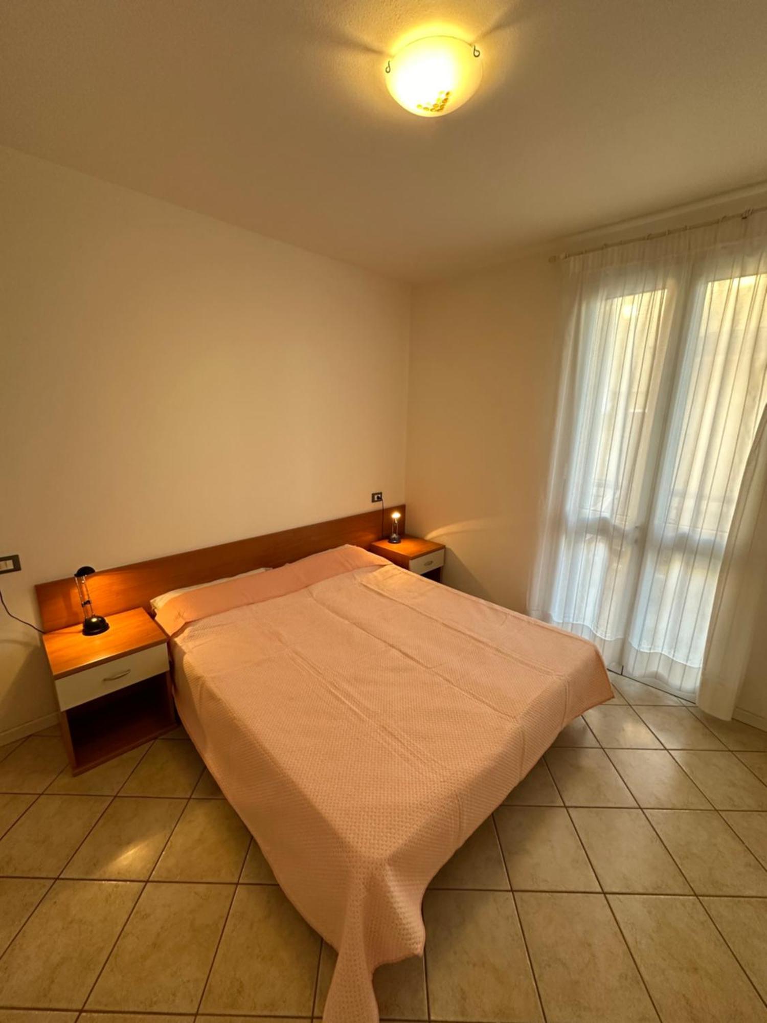 Residence Stefania - Agenzia Cocal Каорле Екстериор снимка