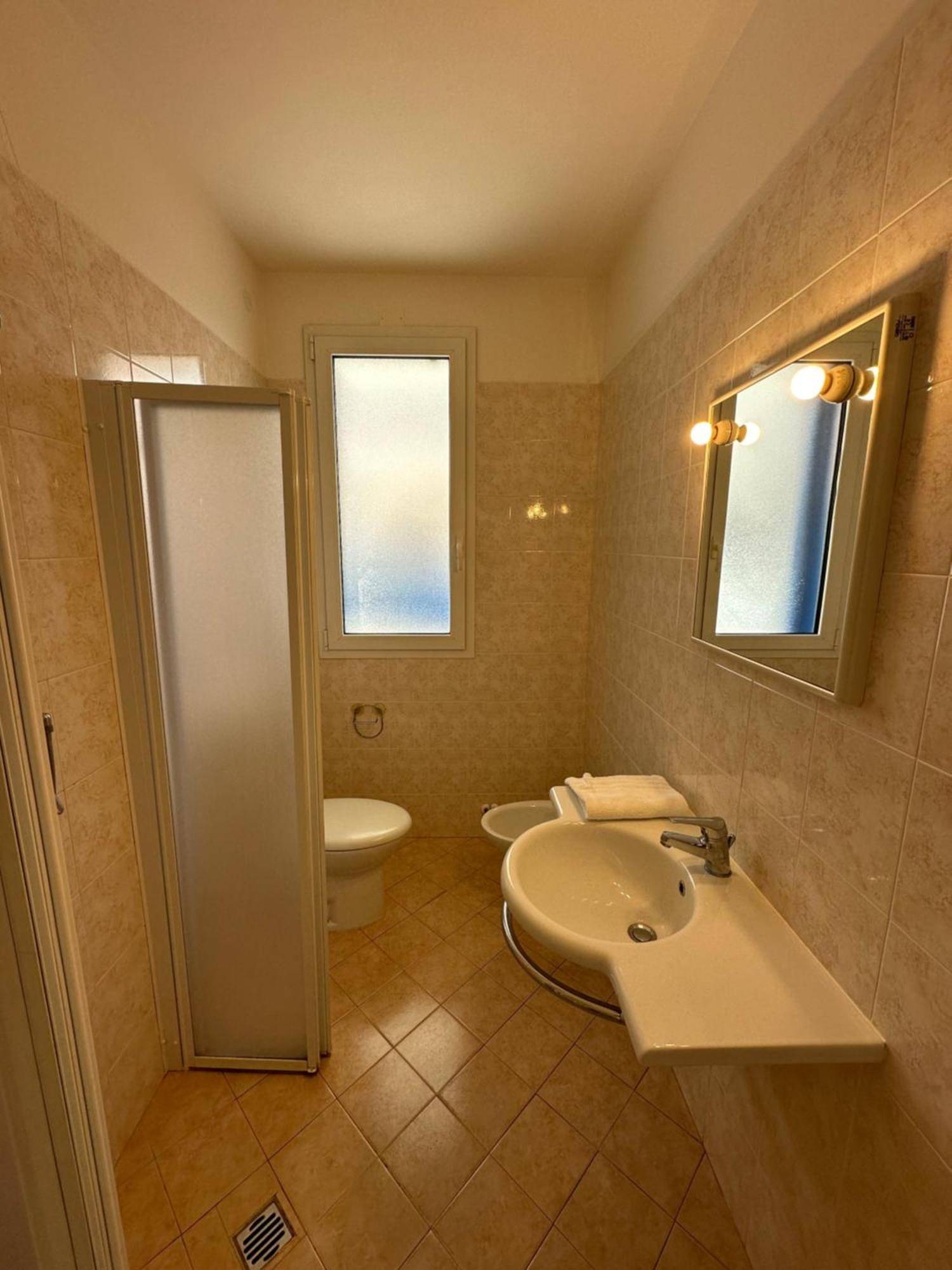 Residence Stefania - Agenzia Cocal Каорле Екстериор снимка